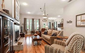 Southern Oaks Guest House